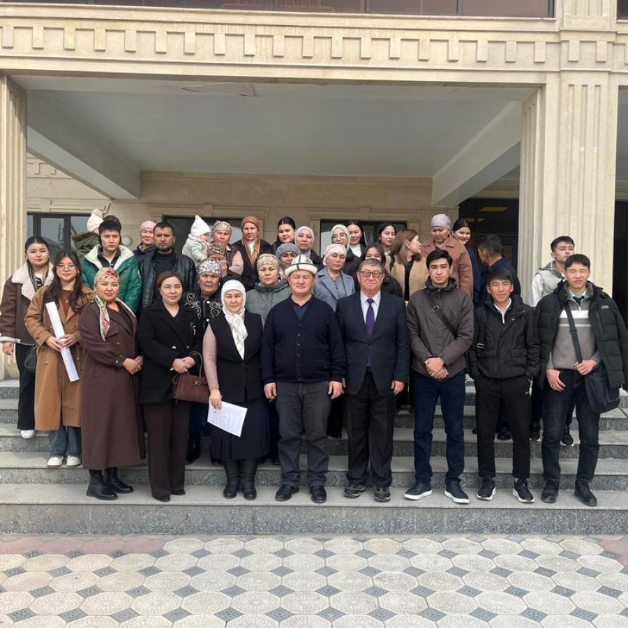 «УНИВЕРСИТЕТ–АТА-ЭНЕ–СТУДЕНТ: КЫЗМАТТАШТЫК" аталышындагы жолугушуу