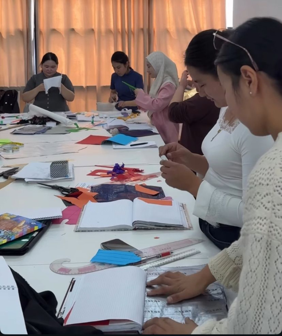 Моделди баяндоо,
өзгөчөлүктөрүн көргөзүү, моделдин техникалык сүрөтүн чийүү; тандалган
материалдарды...