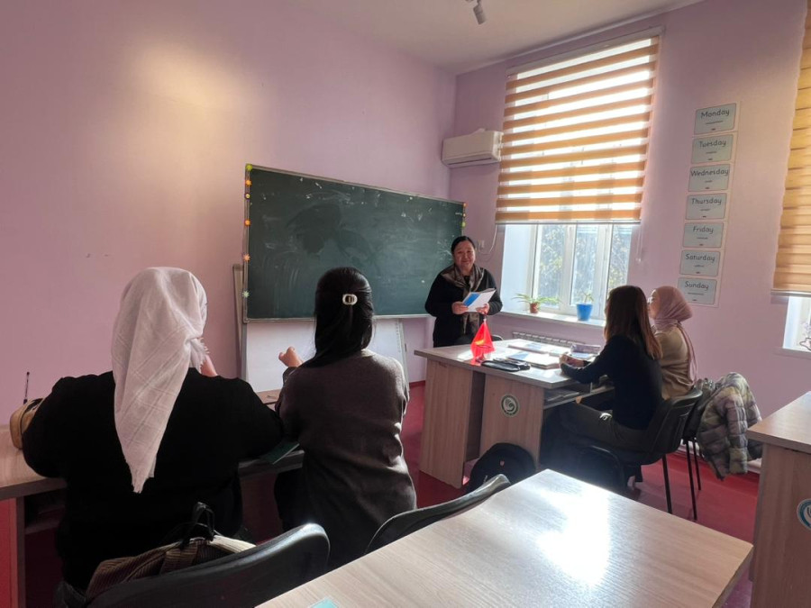 Holding a seminar on the topic: Criteria for evaluating pupils  knowledge in Russian language and li...