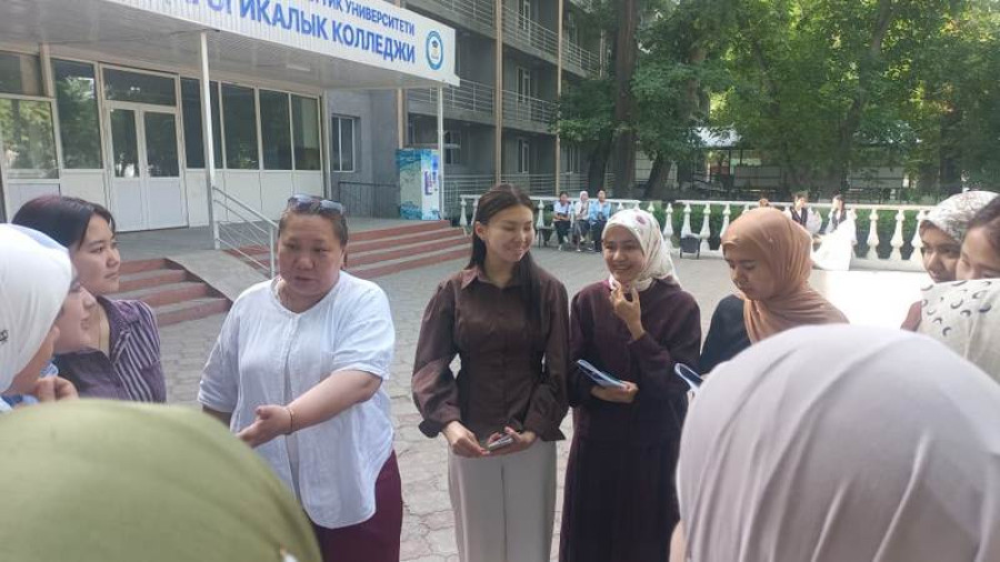 Урок в формате open-air: будущие учителя начальных классов осваивают новые технологии обучения