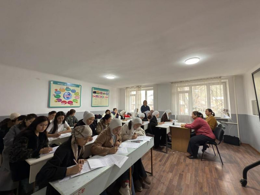 Тестирование выпускников программы многоязычного обучения в педагогическом колледже 