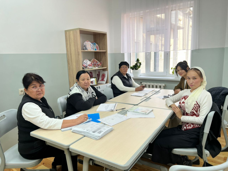 "Орус тили жана адабияты сабактарында оюн учурларын колдонуунун методикасы" темасында өткөрүлгөн тег...