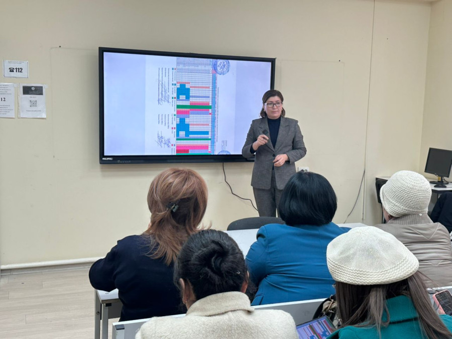 Экономика жана укук колледжинде окутуучулар жыйыны өткөрүлдү