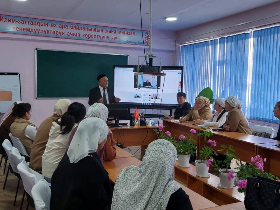 <b>Mamajanov Rasuljan Ibragimovich</b>, Head of the Department of Geography at <b>Samarkand State University, Republic of Uzbekistan</b>, Associate Professor, delivered a guest lecture at the Department of Natural Science Education of the <b>B. Osmonov JSU Scientific and Educational Complex</b>.  