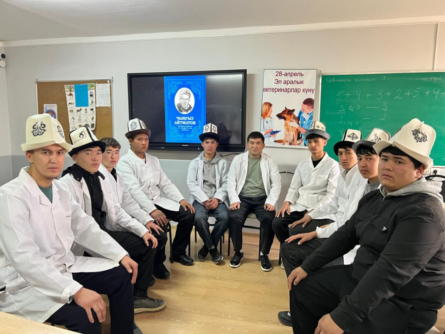 Чыңгыз Айтматовдун күнүнө карата «Манас айтуу» иш-чарасы өттү