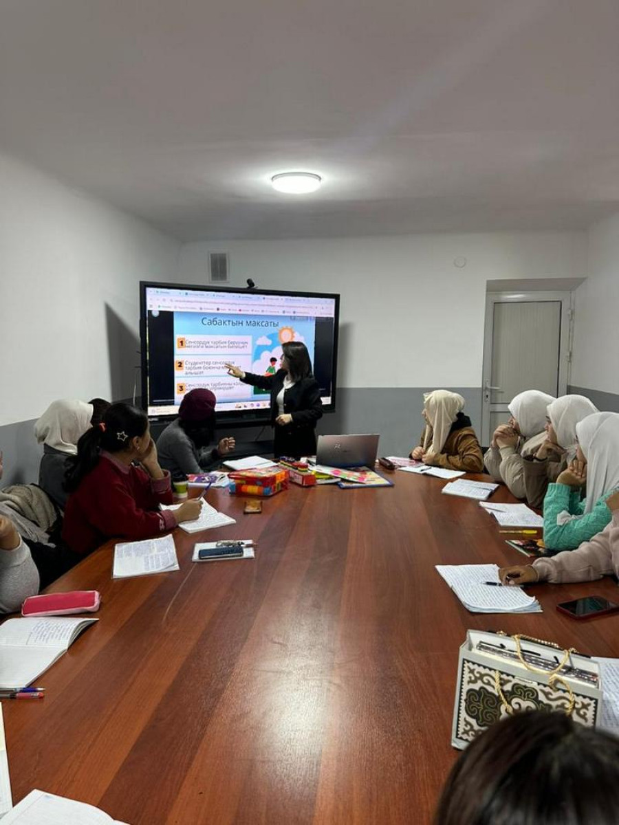 «Чоң-кичинекей», «узун-кыска» дегенди  туура үйрөтүү