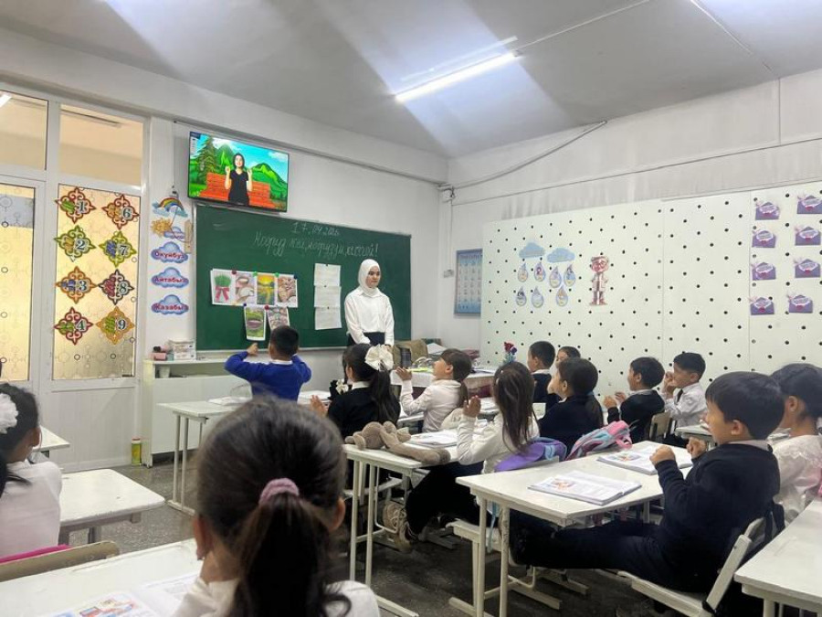 Мамлекеттик практика учурунда ачык сабактар жана тарбиялык сааттар өткөрүлдү