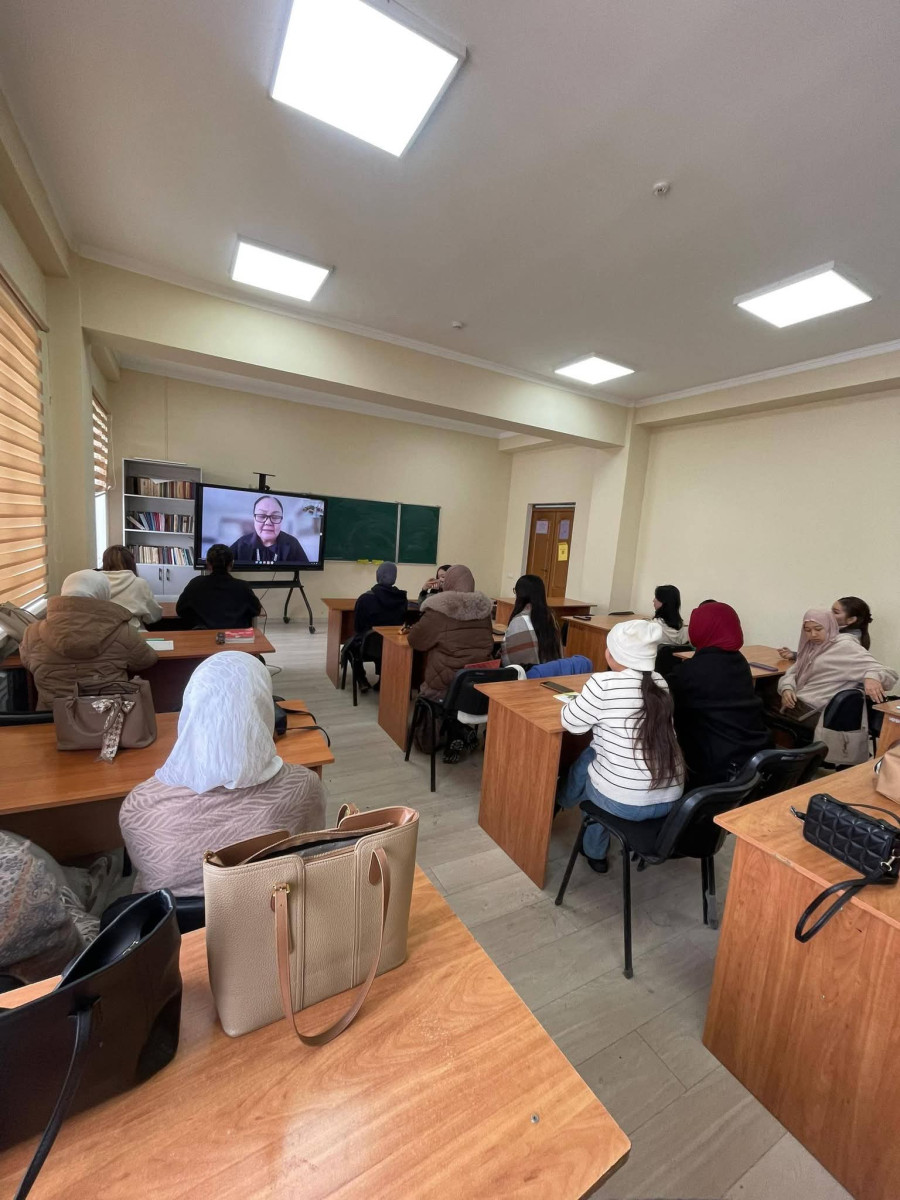 International
Cooperation in Action: Online Lectures for Students of the “Russian Language
and Liter...