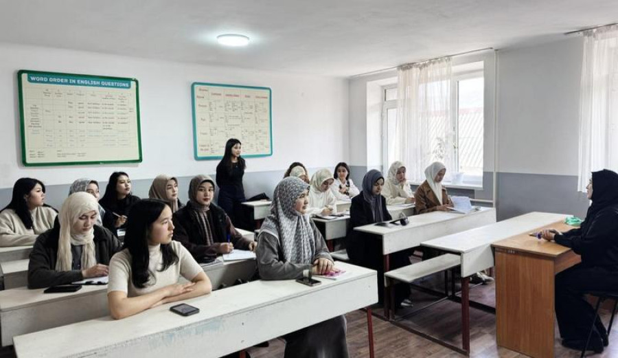 Talking
Club- тилдик тоскоолдукту жеңүү!!!