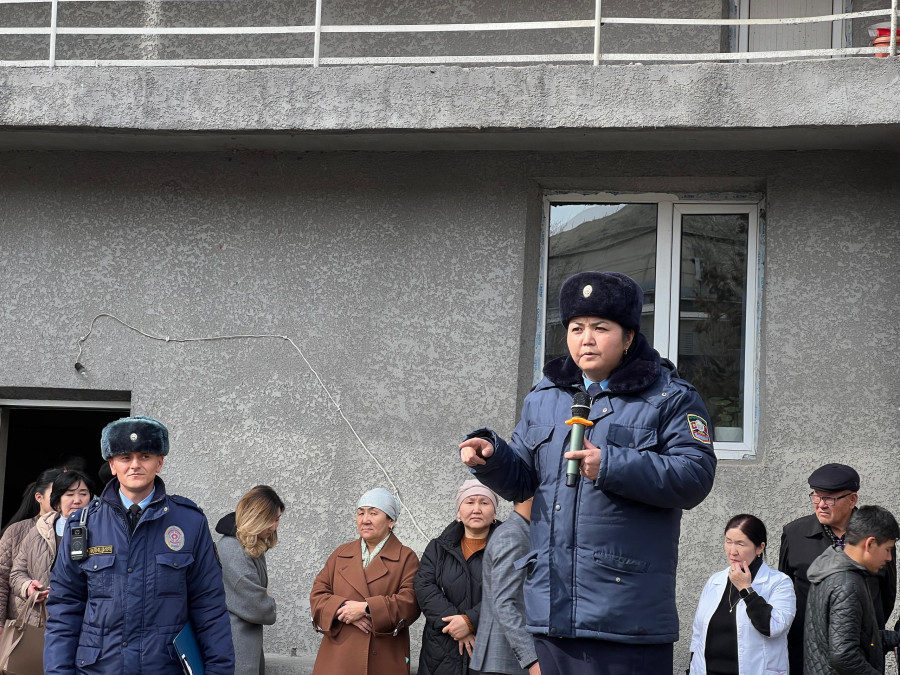 Алдынкы тажрыйба борбору- Жалал-Абад колледжинин студенттеринин укук коргоо органдарынын өкүлдөрү...