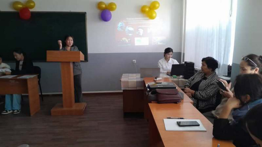 “Улут башаты, тил жана тарых” аттуу студенттердин арасында эссе жазуу боюнча иш чара өткөрүлдү