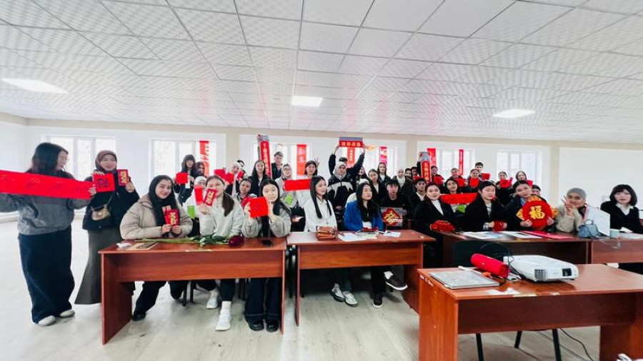 «Празднование Весеннего фестиваля» 