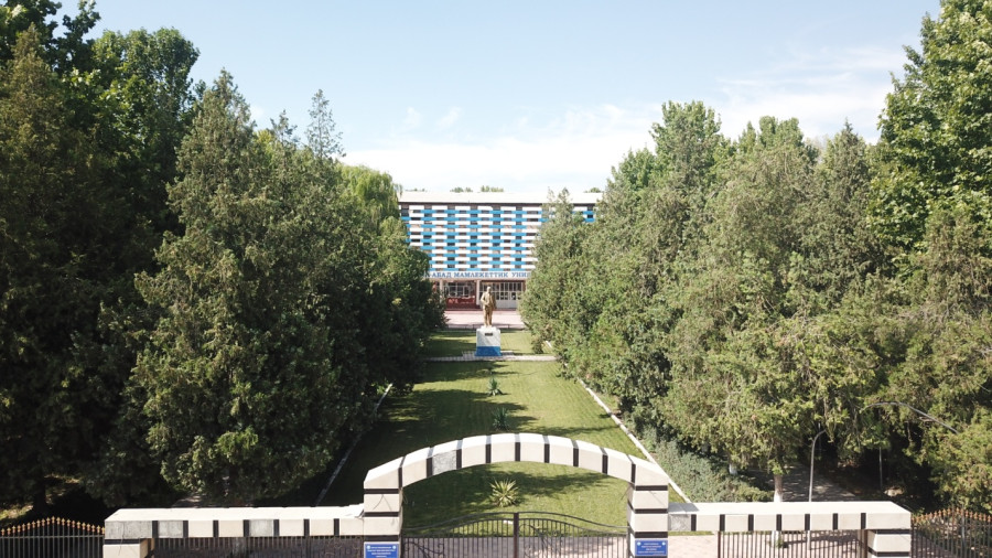 Манас шаарынын Т. Манас-80 дарегиндеги медициналык жана агрардык-техникалык институтунун окуу имаратынын коменданты - Төлөн уулу Чынгыз, телефон: (0322) 57250