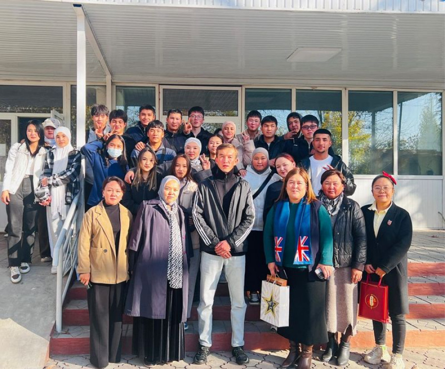 "Кытай тилин үйрөнүүнүн мүмкүнчүлүктөрү"