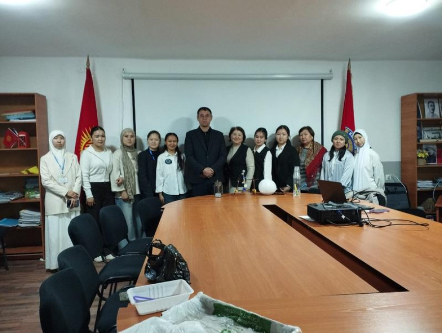 Так илимдер жумалыгынын алкагында “Илим жана
эксперимент” көргөзмө программасы болуп өттү