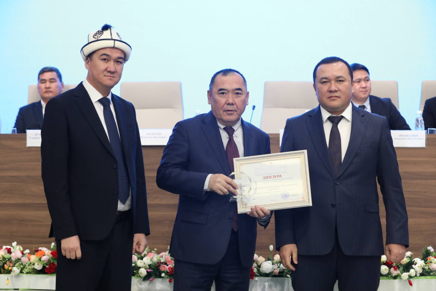 ЖАМУ Манас шаардык мэриясы тарабынан “Мыкты окуу жай” деп табылды 