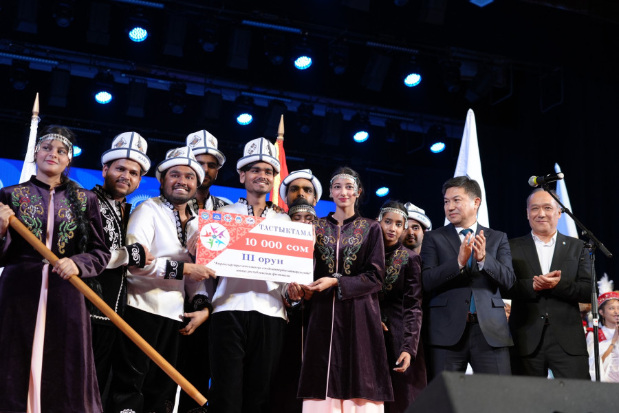 ЖАМУ «Кыргыз ырлары чет өлкөлүк студенттердин аткаруусунда» республикалык фестивалында 3-орунду ээле...