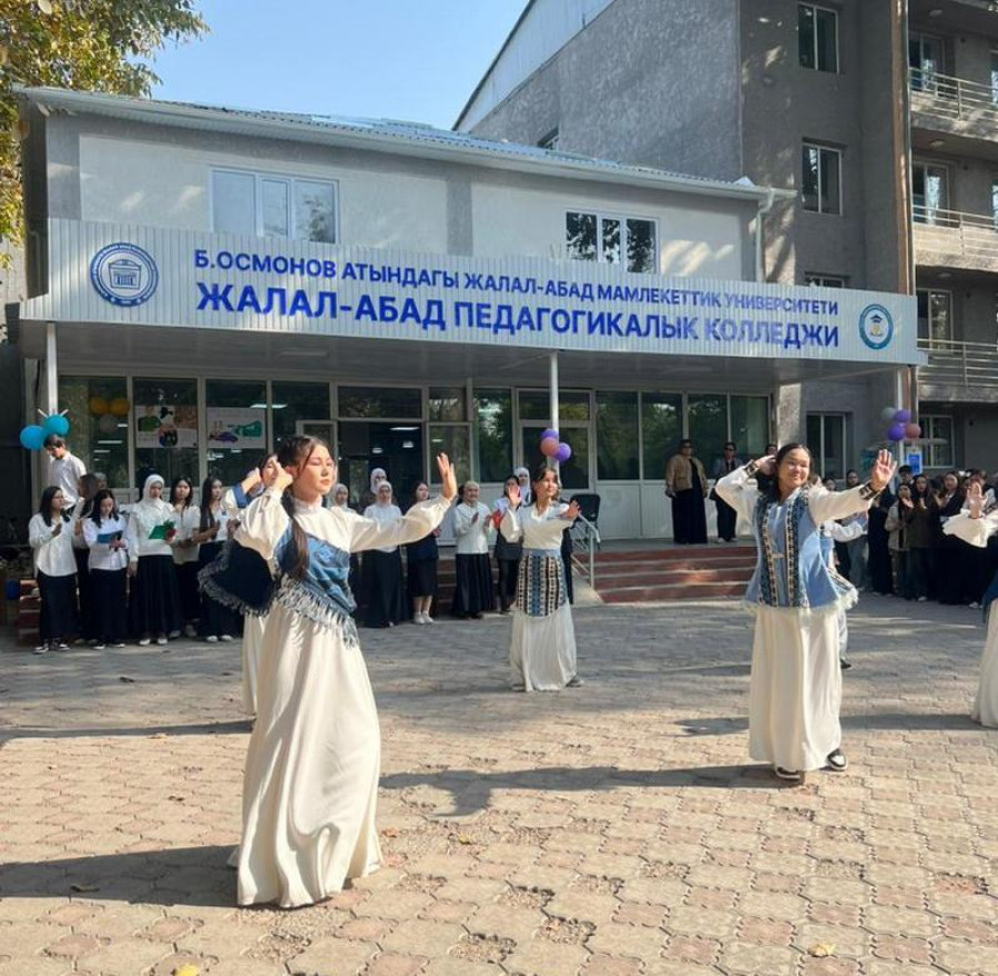 "Өмүрү өрнөктүү Исхак Раззаковго 115 жыл"