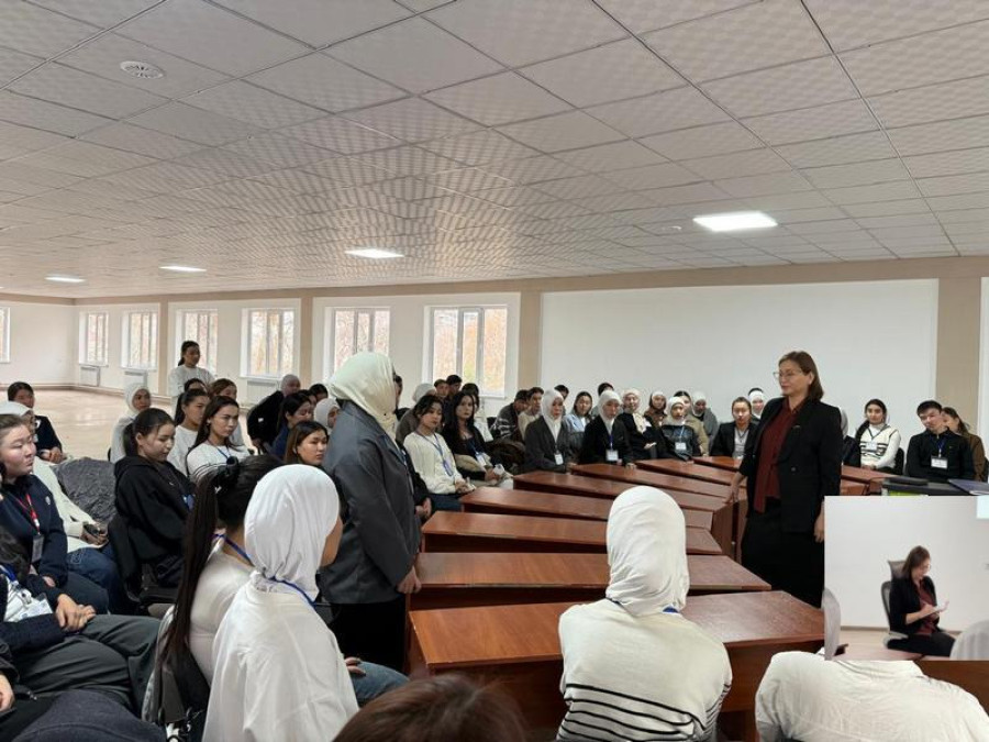 “Жетекчи менен бир саат”