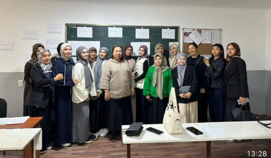 Педагогикалык колледжде Ата - Энелер чогулушу болуп өттү