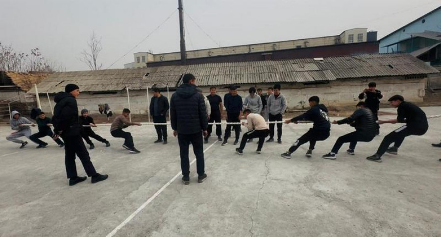 Педагогикалык
колледжинде “Манас”жумалыгы уланууда