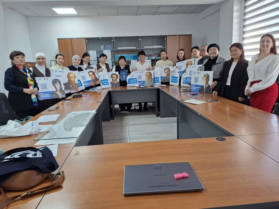  Мастер-класс по методике преподавания русского языка и литературы ст. преподавателя РУДН им. П. Лум...