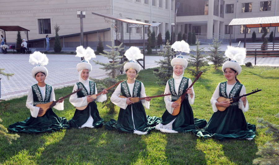 Komuz Day Celebrated at JASU with Music and Tradition