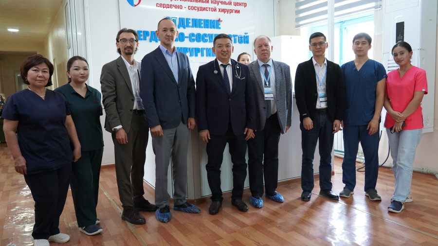 Манас шаарында балдарга акысыз медициналык кароо жүргүзүлдү