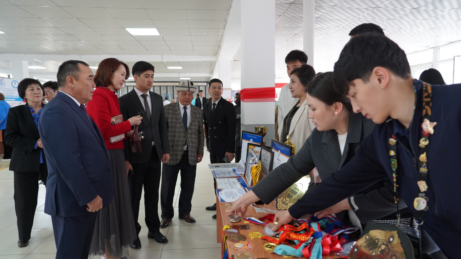 Кыргызстан моей мечты: форум «Современный учитель — качественное образование» в ЖАГУ