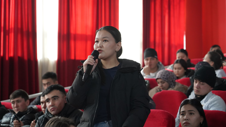 Ректор менен студенттердин жолугушуусу өттү