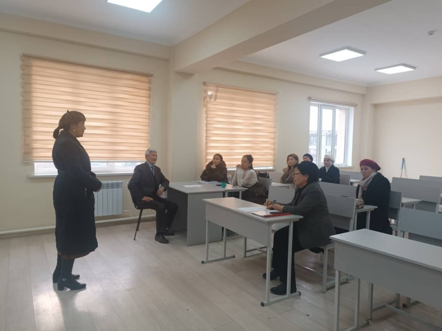 Бүтүрүүчүлөр менен НББПны талкуулоо