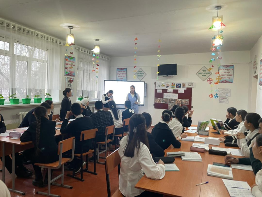 Практиканттардын ачык сабактары уланууда