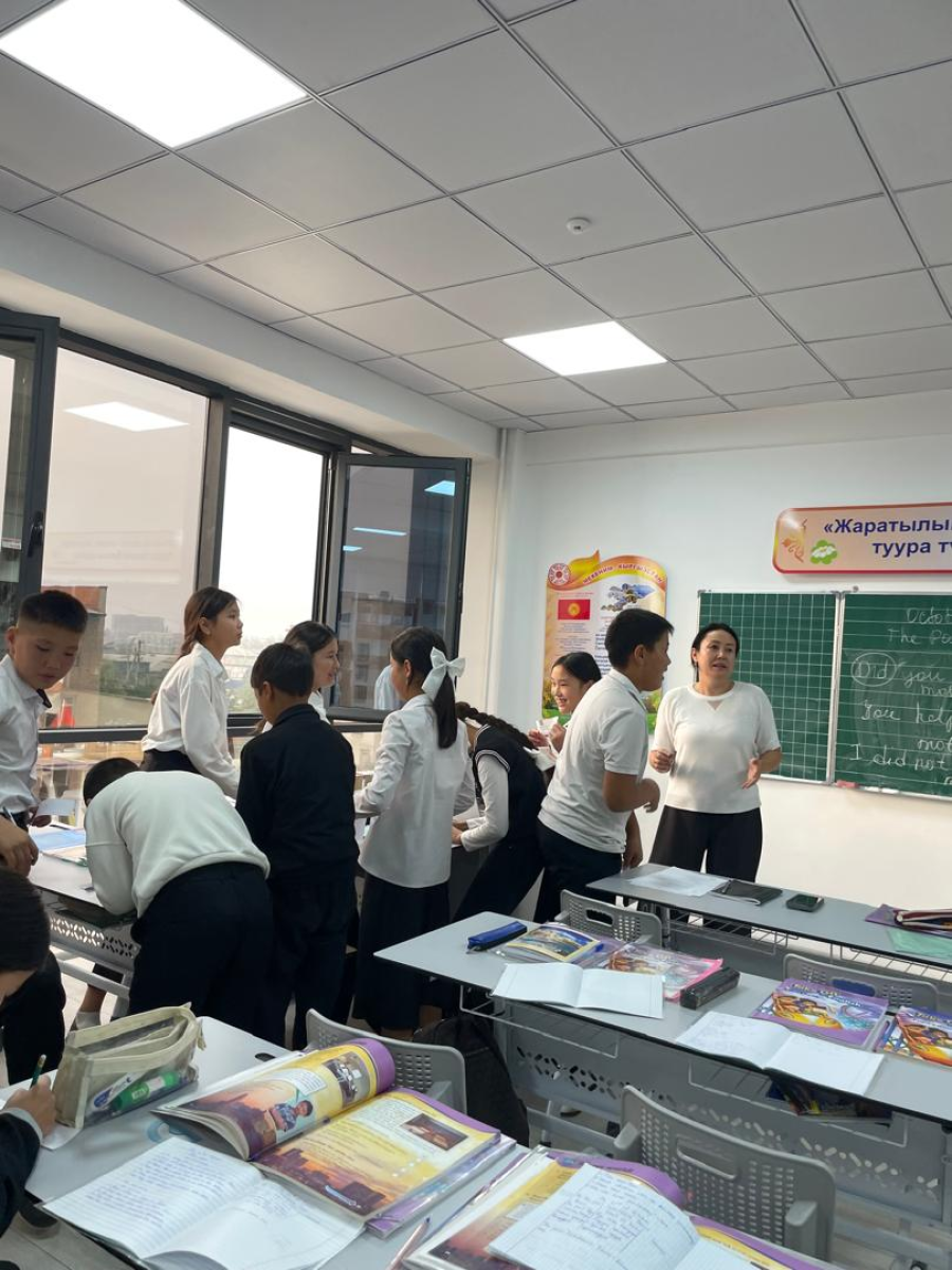 Англис тили жана адабияты кафедрасында жумуш ордунда окутуу