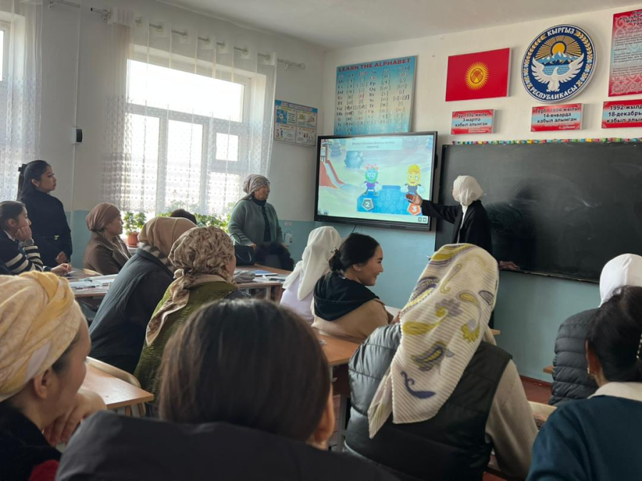 Мектеп мугалимдери менен усулдук семинарда