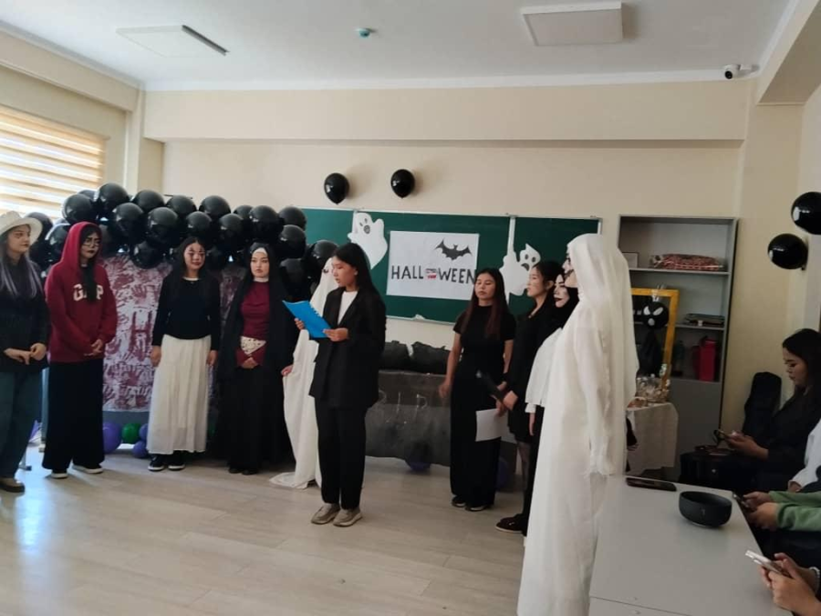 MYSTERIOUS HOLIDAY “HALLOWEEN”