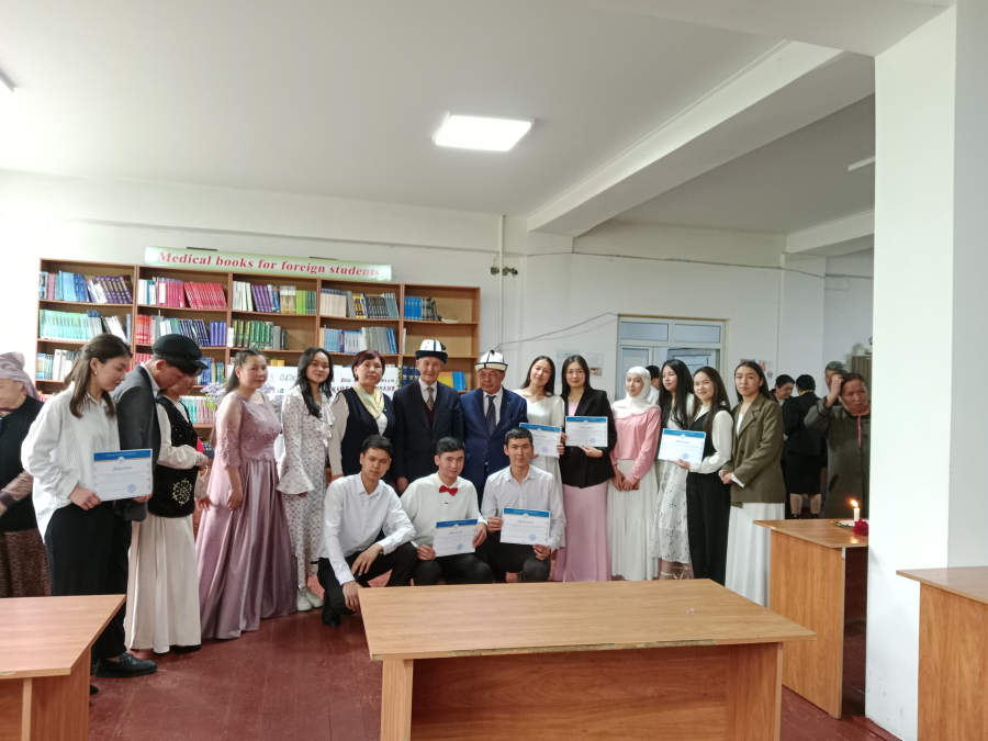 ТТФда “Он беш жолу улам кайра туулуп, он беш жолу
жашарбасам карап тур" аттуу поэзия кечеси болду