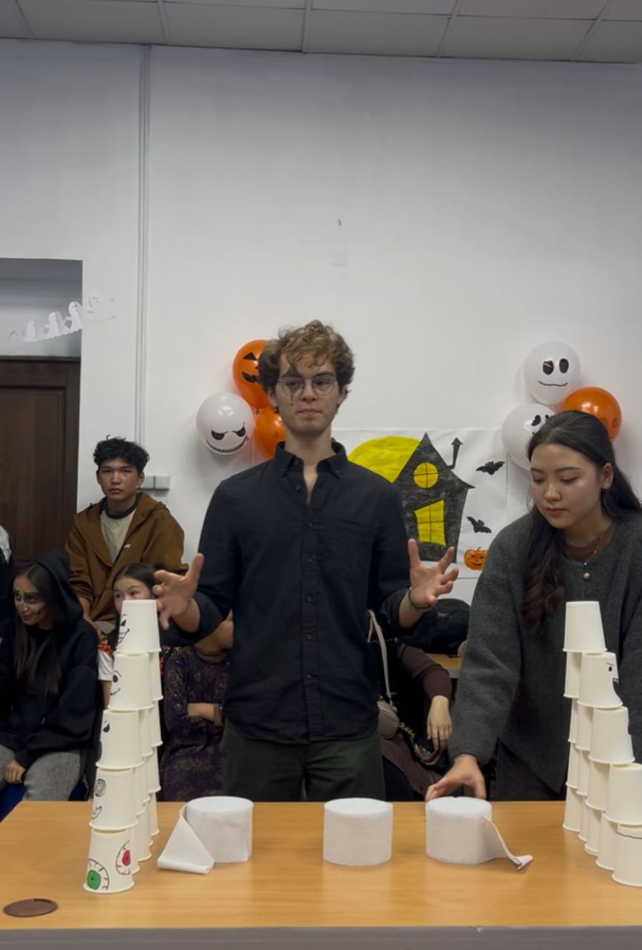 Halloween party in Manas American corner