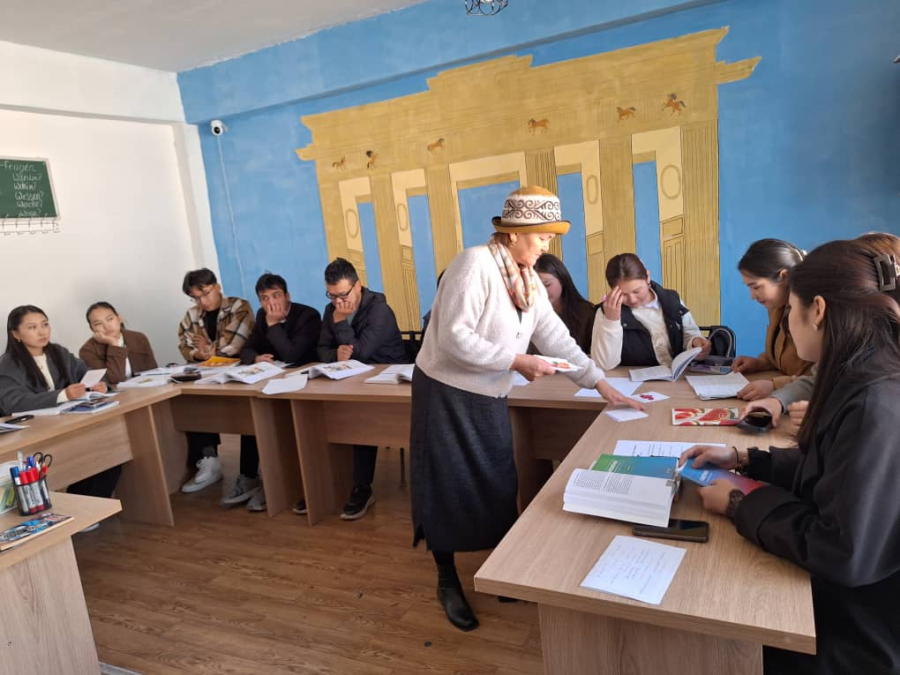 Жумуш ордунда окутуу: теория менен практиканын айкалышы