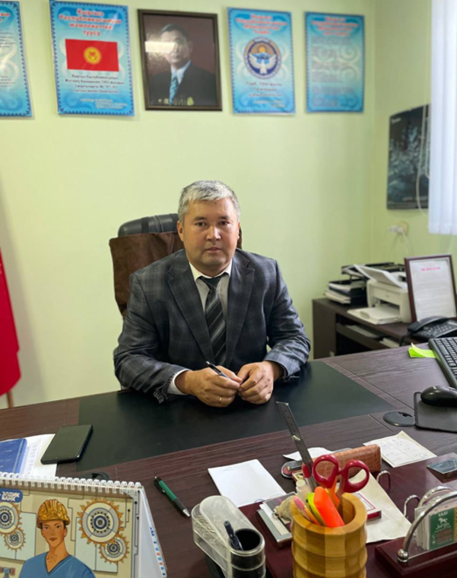 Экономикалык багытындагы адистиктердин иш берүчүү Манас шаардык статистика башкармалыгынын жетекчиси...