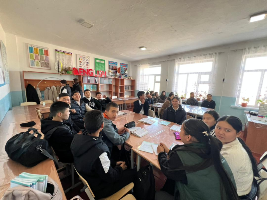 Жумуш ордунда окутуу аркылуу студенттердин педагогикалык компетенциясын өнүктүрүү