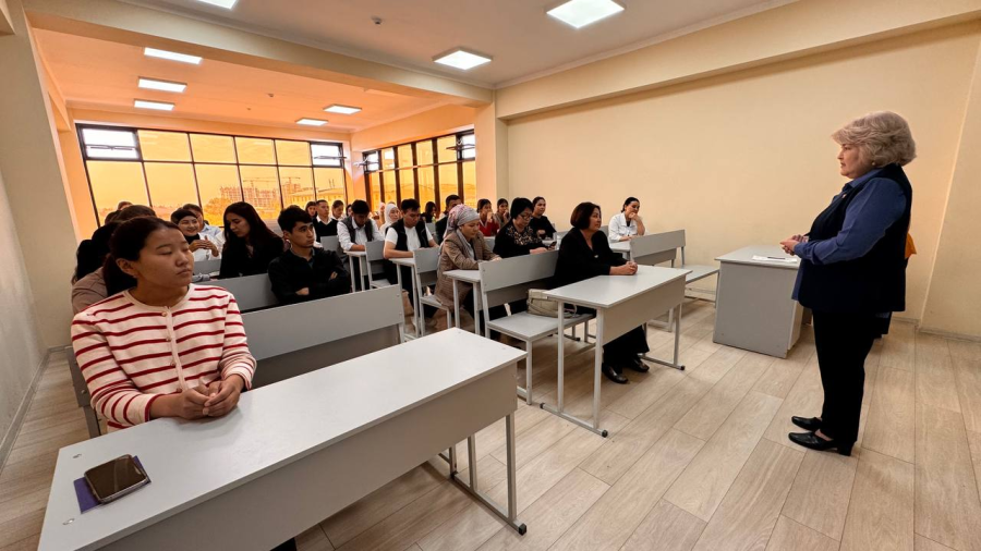 Кесиптик-профилдик практика алдындагы конференция өткөрүлдү