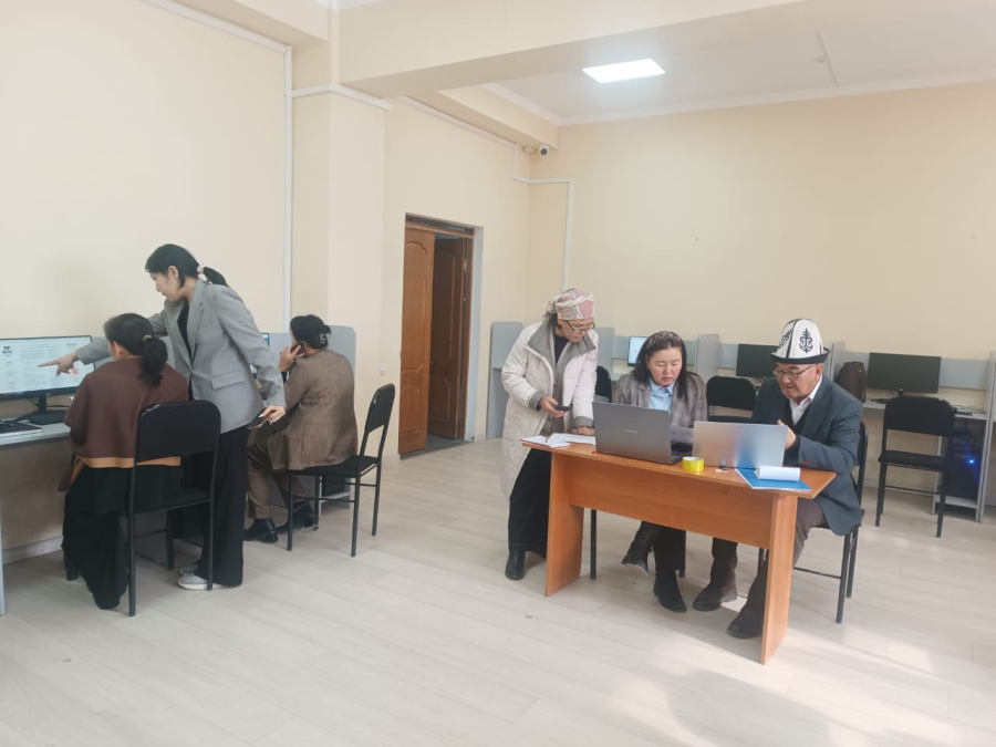 Филология институтунда илимий семинар өткөрүлдү