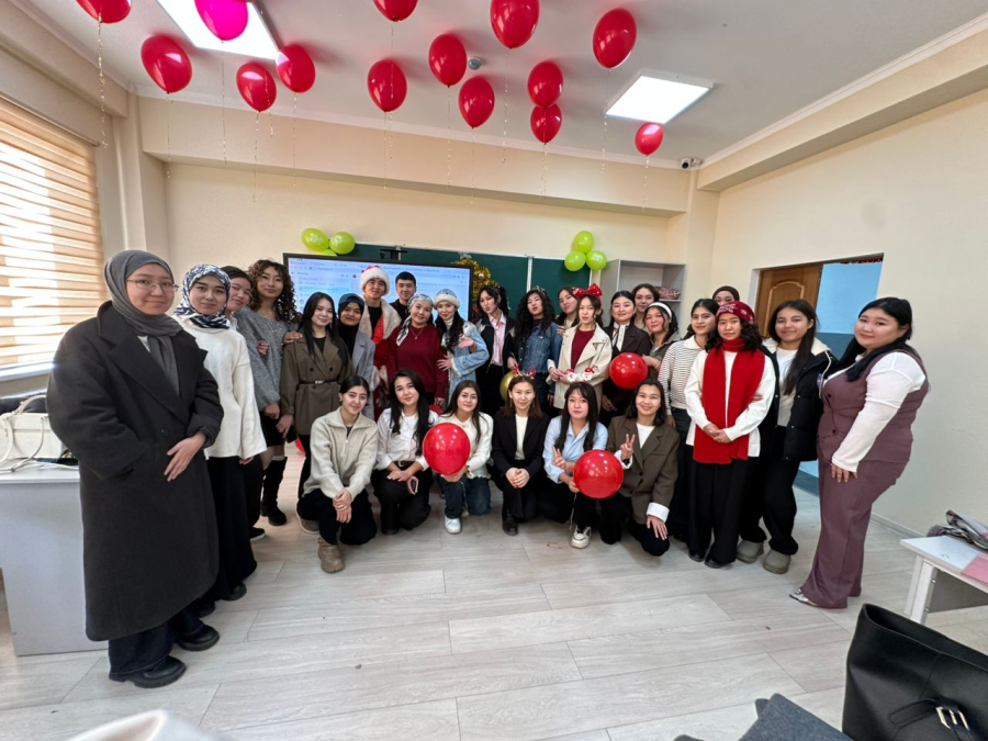 ЖАҢЫ ЖЫЛЫҢЫЗДАР МЕНЕН!