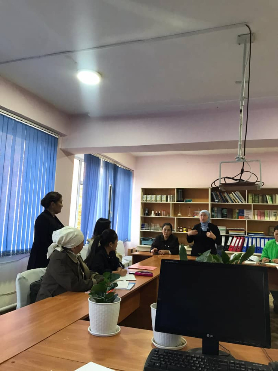 Биология сабагын өтүүдө методикалык жардам көрсөтүү  боюнча практиканттарга жумуш ордунда окутуу уюш...