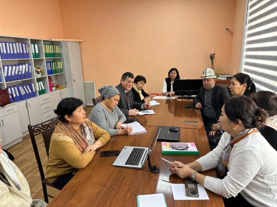 ИШ БЕРҮҮЧҮЛӨР МЕНЕН НББПНЫ ТАЛКУУЛАП...