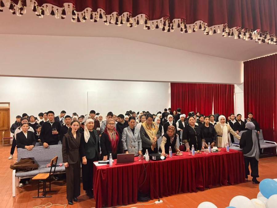 СТРОЙ СВОЕ БУДУЩЕЕ СЕЙЧАС: МОТИВАЦИОННЫЙ СЕМИНАР ДЛЯ ШКОЛЬНИКОВ