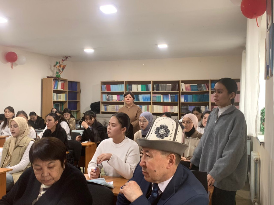 «Учурдагы диний экстремизмдин жана терроризмдин көйгөлөрү» аттуу тарбиялык ачык саат өткөрүлдү