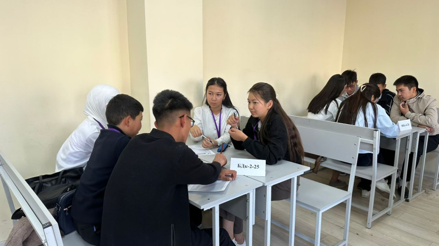 Экономика жана укук    колледжинде “Даанышман” интеллектуалдык оюну