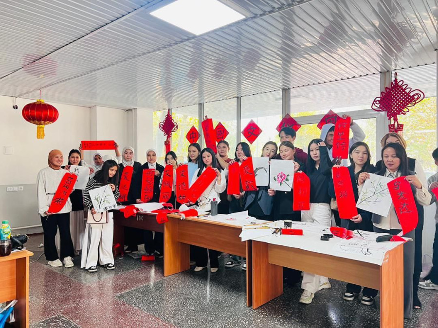 Чет тилдер колледжинде кытай тили жумалыгы уланууда