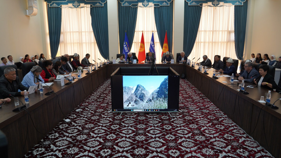 Научно-практическая конференция "Коренной путь нации и историческая роль Мамыр Мерген уулу"